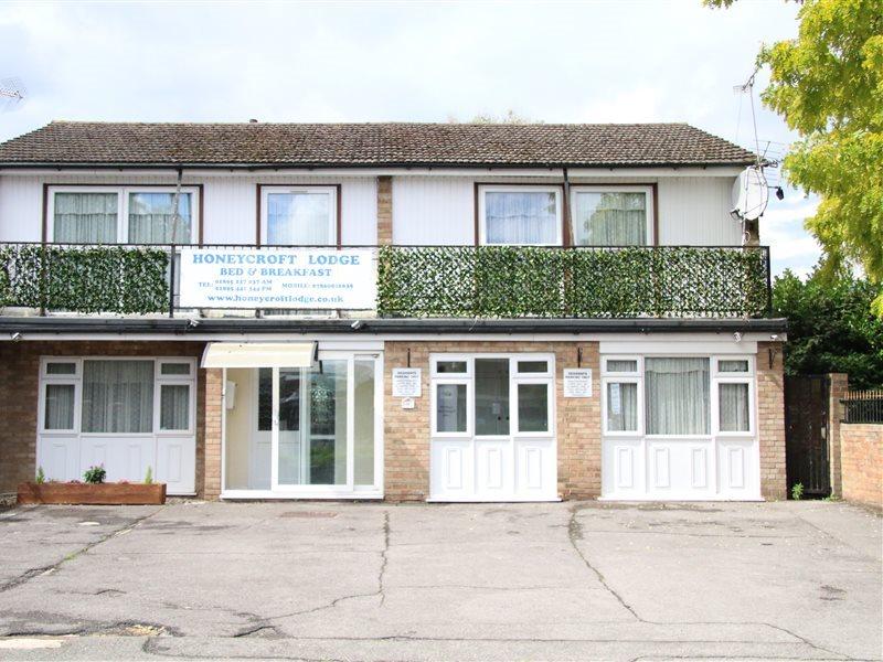 Oyo Honeycroft Lodge Uxbridge Exterior photo